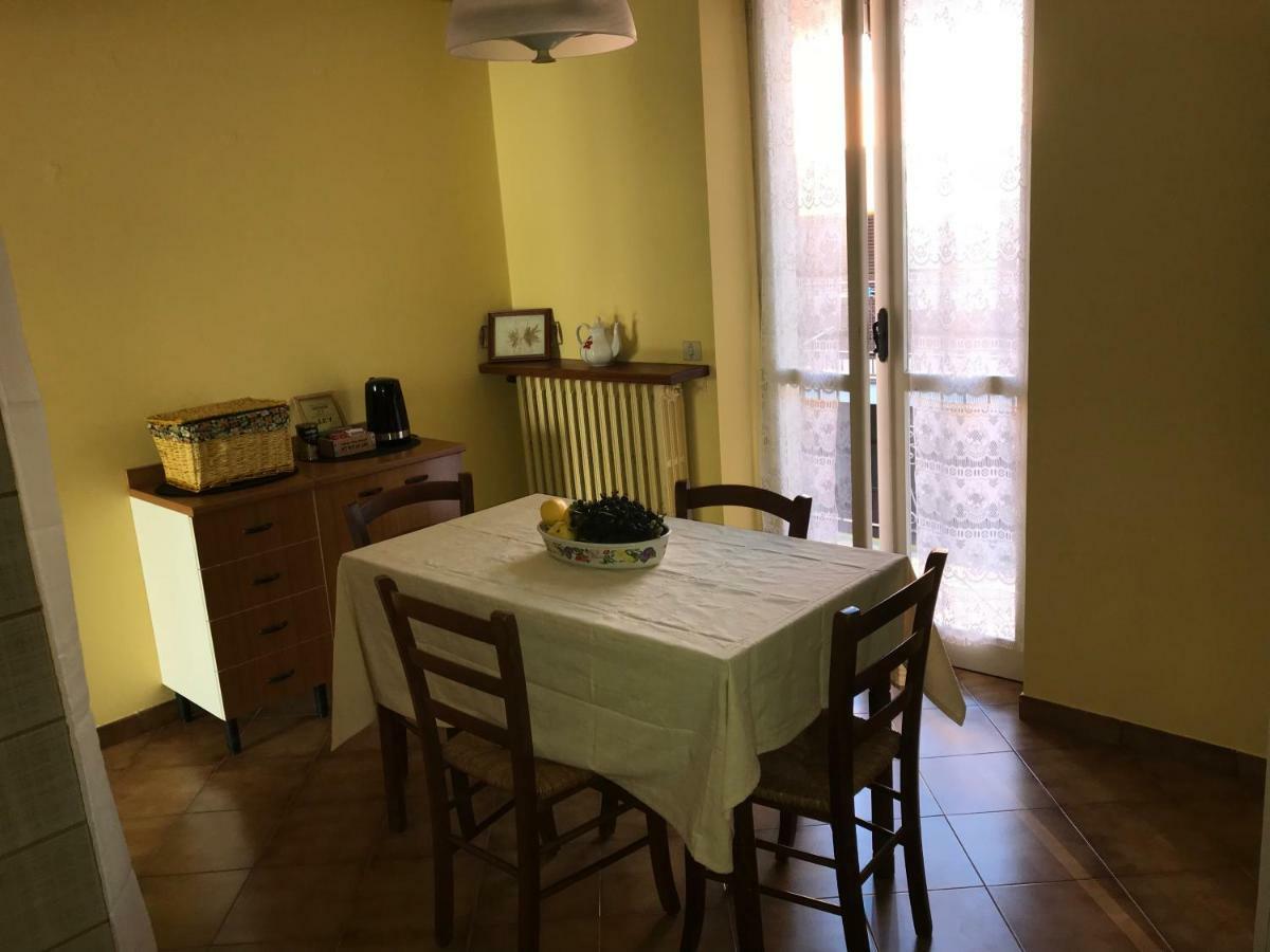 Bed & Roses “Gege” Apartment La Morra Exterior foto